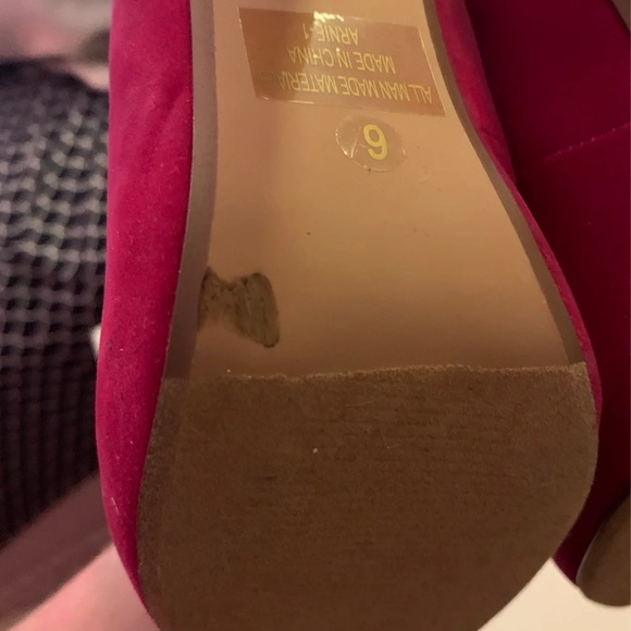 Heels - Picture 4 of 4